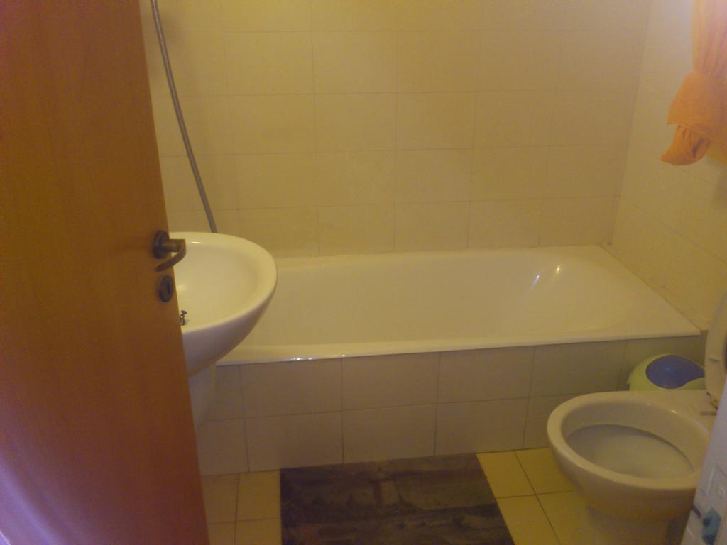 Carisa Olympic Court Apartment Lárnaca Habitación foto